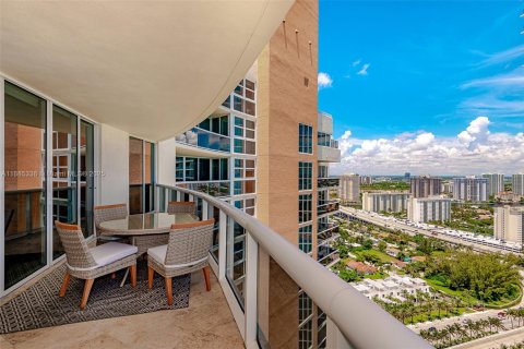 Condo in Sunny Isles Beach, Florida, 2 bedrooms  № 2041319 - photo 26