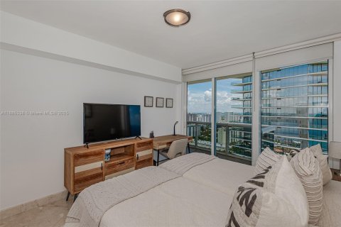 Condo in Sunny Isles Beach, Florida, 2 bedrooms  № 2041319 - photo 21