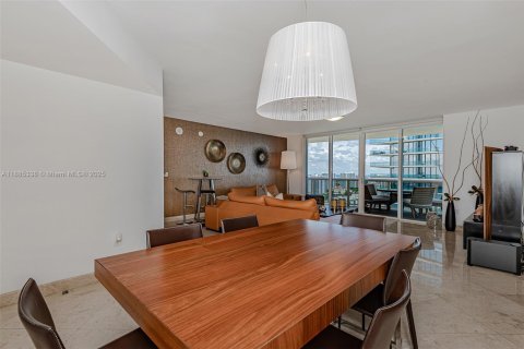 Condo in Sunny Isles Beach, Florida, 2 bedrooms  № 2041319 - photo 10