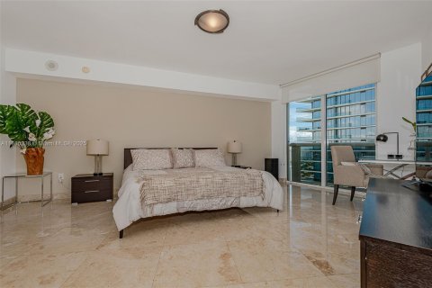 Condo in Sunny Isles Beach, Florida, 2 bedrooms  № 2041319 - photo 13