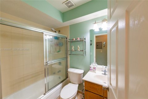 Купить кондоминиум в Майами, Флорида 1 спальня, 55.28м2, № 2054460 - фото 11