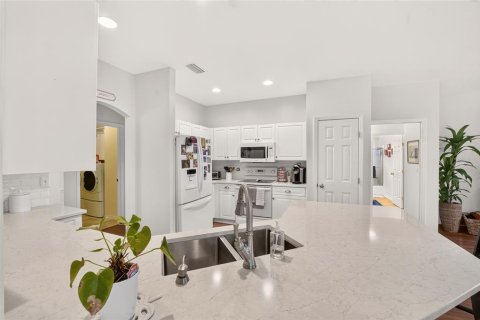 Casa en venta en Gainesville, Florida, 4 dormitorios, 220.92 m2 № 2197452 - foto 16