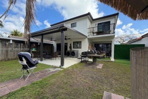 House in Miami, Florida 4 bedrooms, 181.16 sq.m. № 2043092 - photo 20