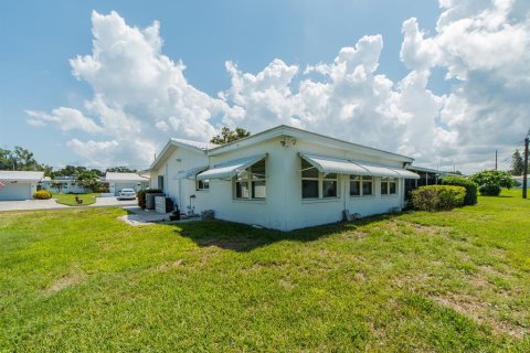 House in Seminole, Florida 2 bedrooms, 125.88 sq.m. № 2308542 - photo 25