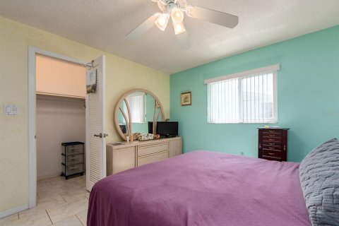 House in Seminole, Florida 2 bedrooms, 125.88 sq.m. № 2308542 - photo 18