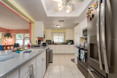 House in Seminole, Florida 2 bedrooms, 125.88 sq.m. № 2308542 - photo 7