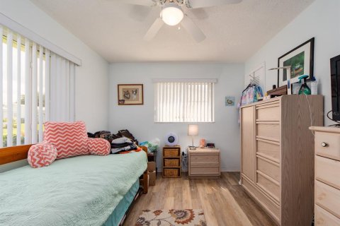 House in Seminole, Florida 2 bedrooms, 125.88 sq.m. № 2308542 - photo 22