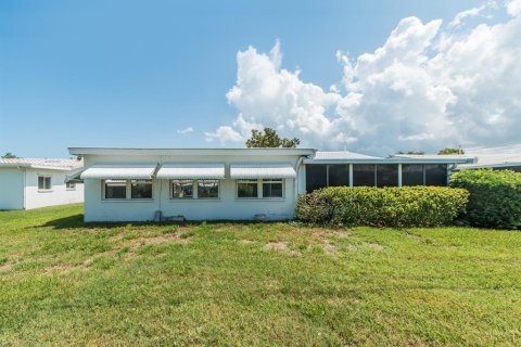 House in Seminole, Florida 2 bedrooms, 125.88 sq.m. № 2308542 - photo 26