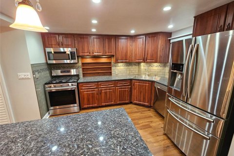 Снять в аренду кондоминиум в Галфпорта, Флорида 6 комнат, 157.93м2, № 2108024 - фото 3