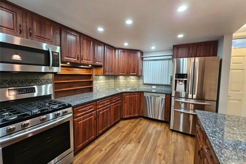 Снять в аренду кондоминиум в Галфпорта, Флорида 6 комнат, 157.93м2, № 2108024 - фото 6