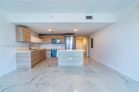 Condo in North Miami Beach, Florida, 2 bedrooms  № 2036190 - photo 22