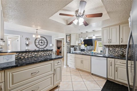 Villa ou maison à vendre à Spring Hill, Floride: 5 chambres, 311.22 m2 № 1831792 - photo 15