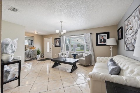Villa ou maison à vendre à Spring Hill, Floride: 5 chambres, 311.22 m2 № 1831792 - photo 9