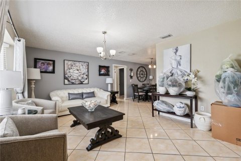 Villa ou maison à vendre à Spring Hill, Floride: 5 chambres, 311.22 m2 № 1831792 - photo 8