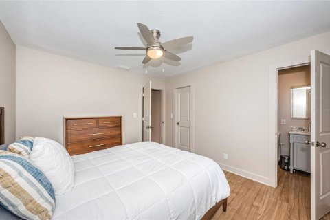 House in Saint Petersburg, Florida 2 bedrooms, 95.78 sq.m. № 1801322 - photo 16