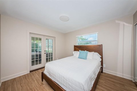House in Saint Petersburg, Florida 2 bedrooms, 95.78 sq.m. № 1801322 - photo 18