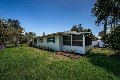 House in Saint Petersburg, Florida 2 bedrooms, 95.78 sq.m. № 1801322 - photo 21