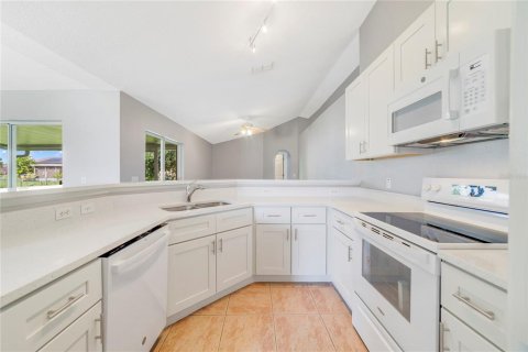 House in Kissimmee, Florida 4 bedrooms, 154.22 sq.m. № 1831463 - photo 4