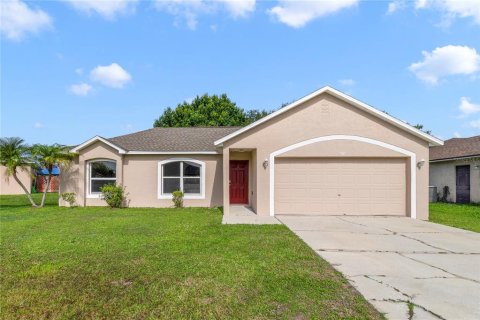 House in Kissimmee, Florida 4 bedrooms, 154.22 sq.m. № 1831463 - photo 1