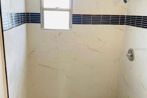 House in Tampa, Florida 3 bedrooms, 82.87 sq.m. № 2209206 - photo 3