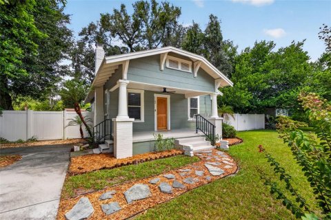 House in Tampa, Florida 3 bedrooms, 96.99 sq.m. № 2349490