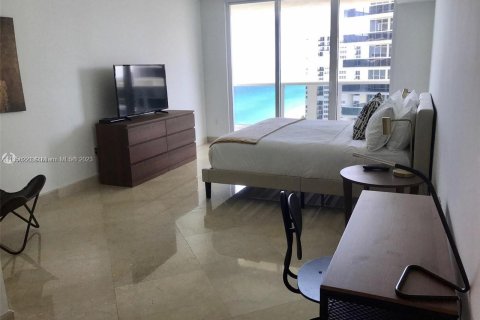 Copropriété à louer à Hallandale Beach, Floride: 2 chambres, 135.45 m2 № 1860188 - photo 8