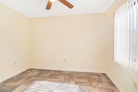 Condo in Tavares, Florida, 2 bedrooms  № 1856243 - photo 11