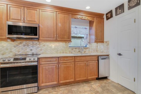 Condo in Tavares, Florida, 2 bedrooms  № 1856243 - photo 5
