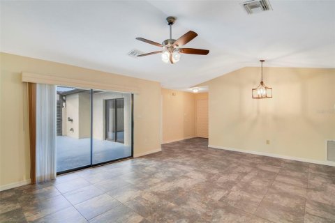 Condo in Tavares, Florida, 2 bedrooms  № 1856243 - photo 2