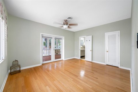 House in Tarpon Springs, Florida 3 bedrooms, 230.12 sq.m. № 1684656 - photo 30