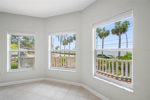 House in Tarpon Springs, Florida 3 bedrooms, 230.12 sq.m. № 1684656 - photo 16