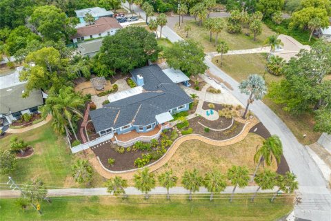 House in Tarpon Springs, Florida 3 bedrooms, 230.12 sq.m. № 1684656 - photo 6