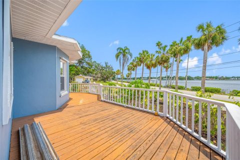 House in Tarpon Springs, Florida 3 bedrooms, 230.12 sq.m. № 1684656 - photo 10
