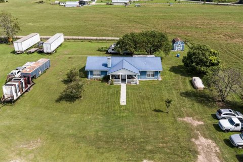 Casa en venta en Dade City, Florida, 3 dormitorios, 148.64 m2 № 1915086 - foto 1
