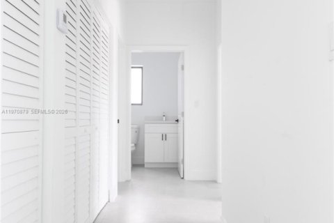 Купить виллу или дом в Майами, Флорида 3 спальни, 157.93м2, № 2032708 - фото 15