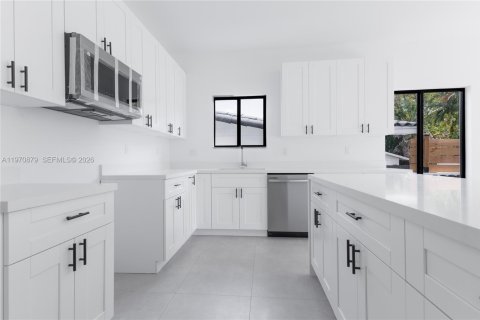 Купить виллу или дом в Майами, Флорида 3 спальни, 157.93м2, № 2032708 - фото 10