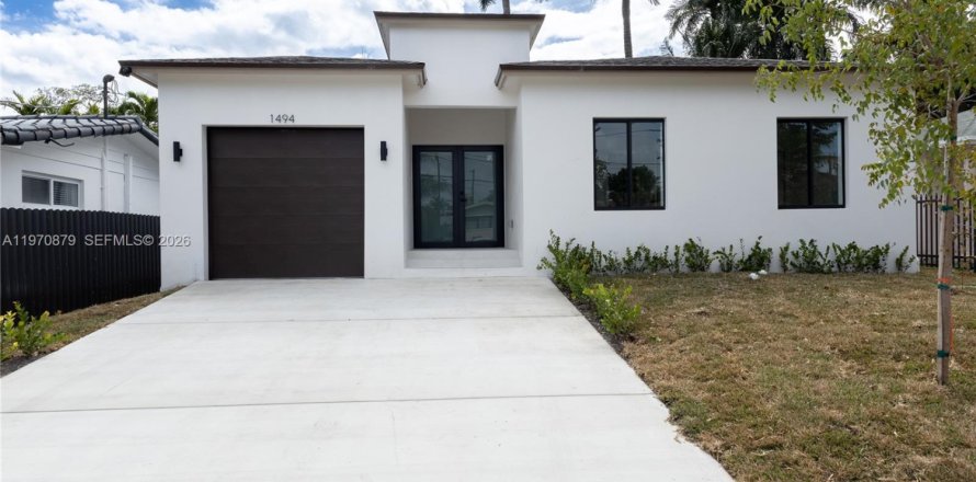 Дом в Майами, Флорида 3 спальни, 157.93м2 № 2032708