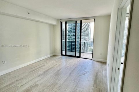 Condominio en alquiler en Miami, Florida, 1 dormitorio, 78.32 m2 № 2013404 - foto 5