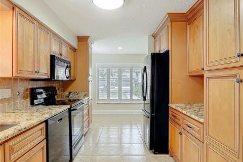 Townhouse in Ormond Beach, Florida 3 bedrooms, 154.59 sq.m. № 1650998 - photo 18