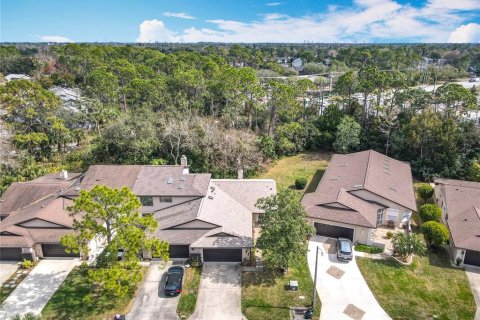 Townhouse in Ormond Beach, Florida 3 bedrooms, 154.59 sq.m. № 1650998 - photo 3