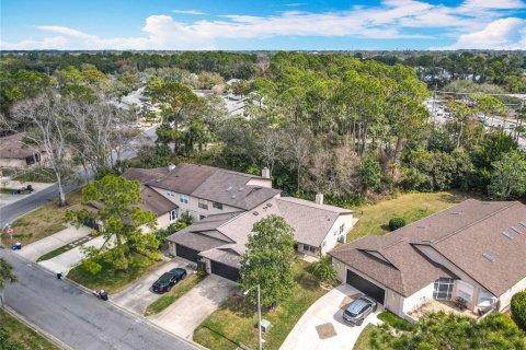 Townhouse in Ormond Beach, Florida 3 bedrooms, 154.59 sq.m. № 1650998 - photo 4