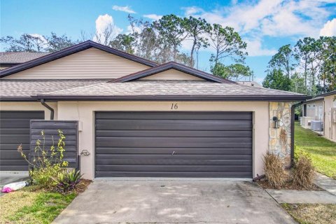 Townhouse in Ormond Beach, Florida 3 bedrooms, 154.59 sq.m. № 1650998 - photo 6