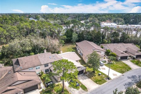 Townhouse in Ormond Beach, Florida 3 bedrooms, 154.59 sq.m. № 1650998 - photo 2