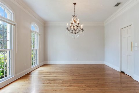 House in Tampa, Florida 4 bedrooms, 329.06 sq.m. № 1591684 - photo 16