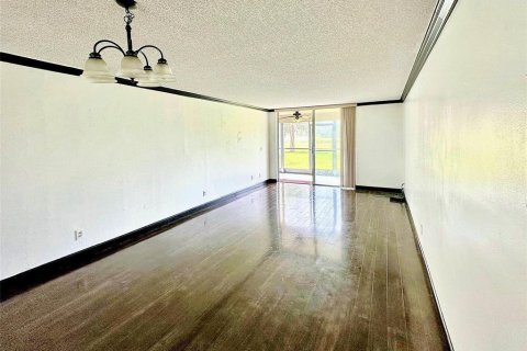 Condo in Margate, Florida, 2 bedrooms  № 2182455 - photo 3