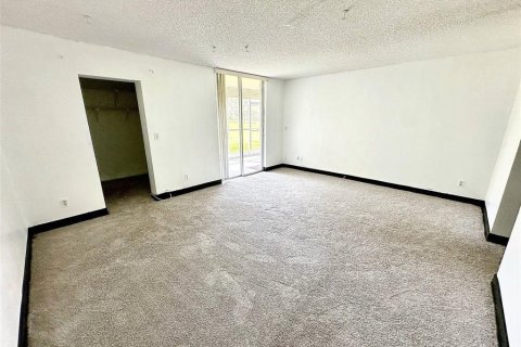 Condo in Margate, Florida, 2 bedrooms  № 2182455 - photo 6