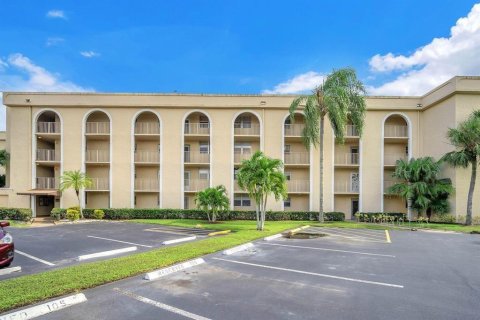 Condo in Margate, Florida, 2 bedrooms № 2182455