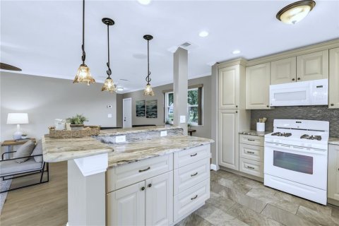 Купить кондоминиум в Сент-Питерсберг, Флорида 8 комнат, 115.66м2, № 1905027 - фото 7