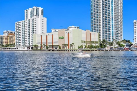 Condo in Hallandale Beach, Florida, 1 bedroom  № 1953248 - photo 3