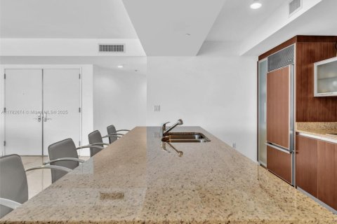 Copropriété à vendre à Sunny Isles Beach, Floride: 2 chambres, 175.21 m2 № 1735799 - photo 14